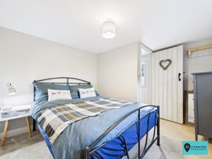 Bedroom- click for photo gallery